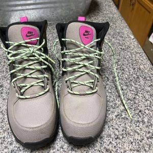 Good Used Condition Nike Manoa Boots